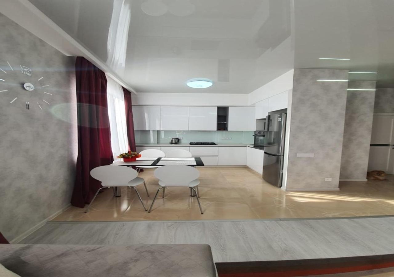 Lux New Apartment 2019 Kharkiv Extérieur photo