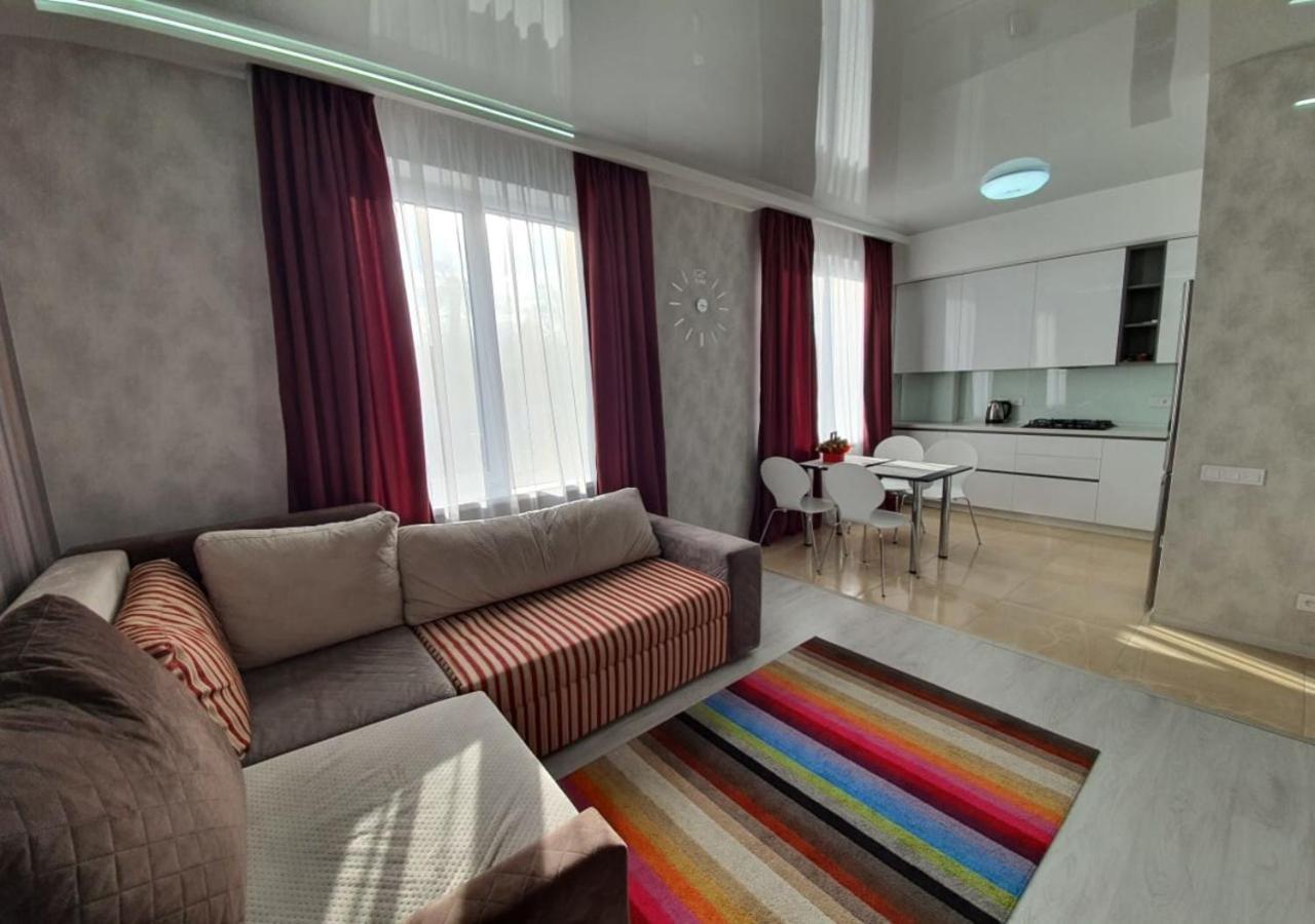 Lux New Apartment 2019 Kharkiv Extérieur photo